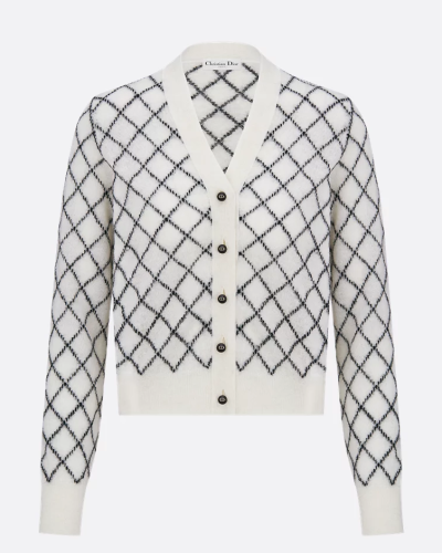 Discover the Luxury of Alpaca Blend Knit Wear
