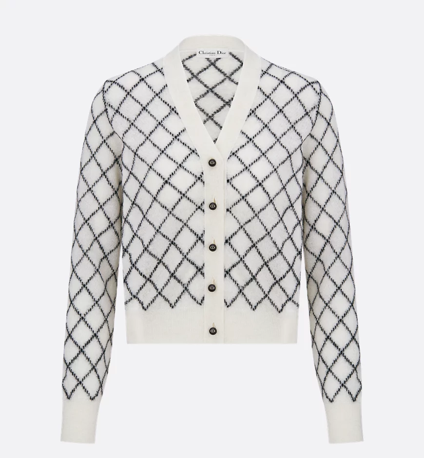 Discover the Luxury of Alpaca Blend Knit Wear