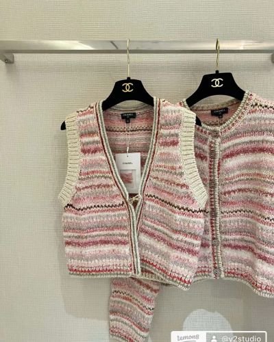 Stylish and Cozy: Your Perfect Pink Jacket